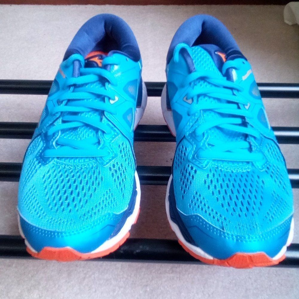 Mizuno Wave Sky 2 Womens Running Shoes